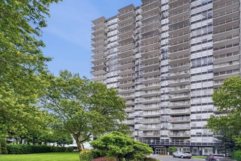 6050 Boulevard East West New York NJ 07093
