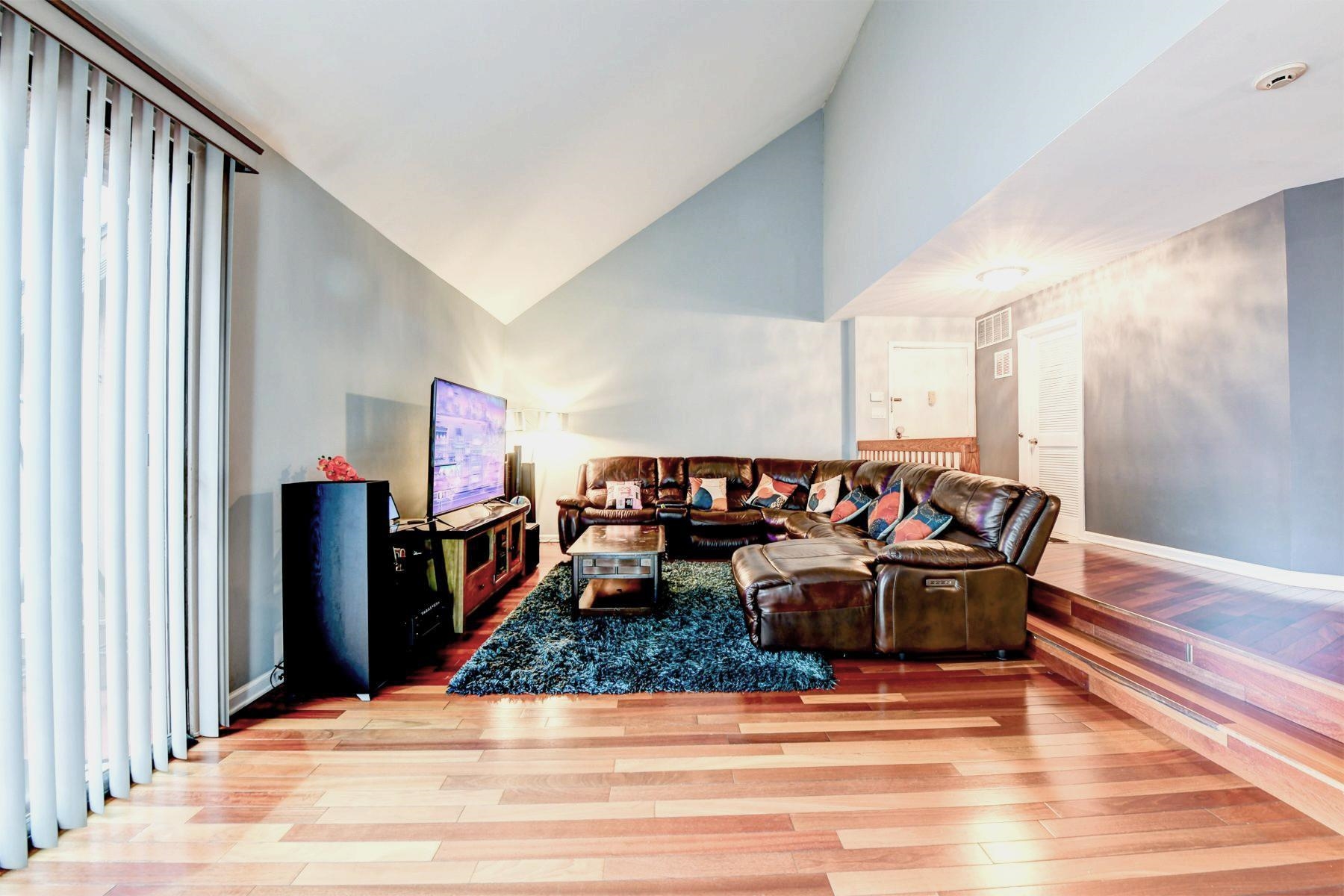 572 Sanderling Court Secaucus NJ 07094