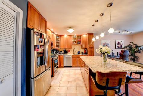 572 Sanderling Court Secaucus NJ 07094