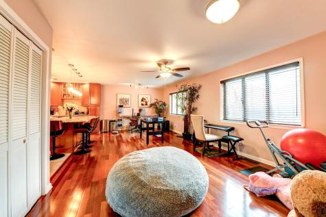 572 Sanderling Court Secaucus NJ 07094