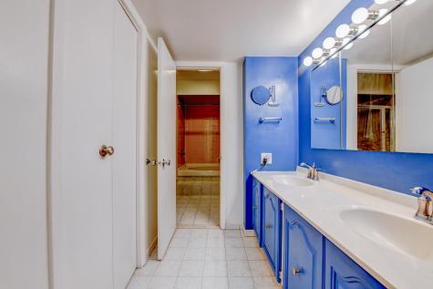 572 Sanderling Court Secaucus NJ 07094