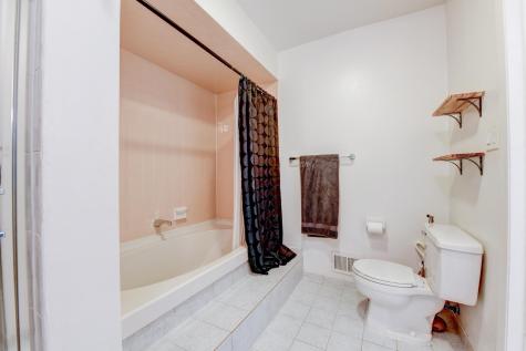 572 Sanderling Court Secaucus NJ 07094