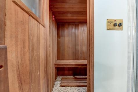 572 Sanderling Court Secaucus NJ 07094