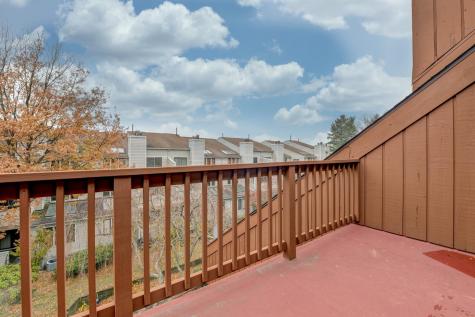 572 Sanderling Court Secaucus NJ 07094