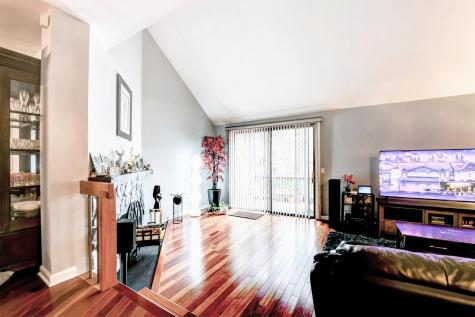 572 Sanderling Court Secaucus NJ 07094