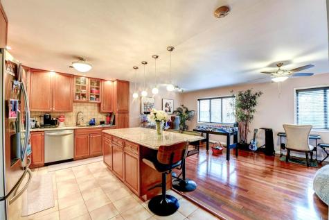 572 Sanderling Court Secaucus NJ 07094