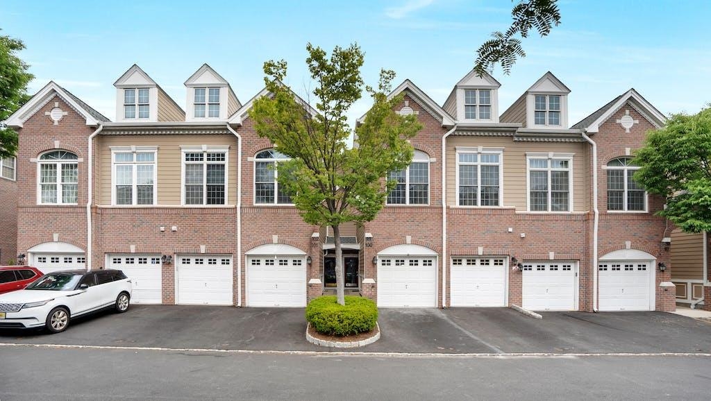 100 Abbie Court Guttenberg NJ 07093