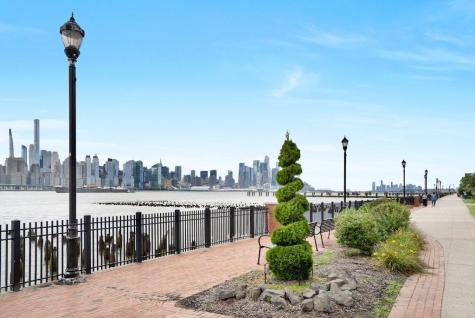 100 Abbie Court Guttenberg NJ 07093