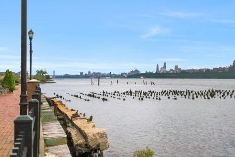 100 Abbie Court Guttenberg NJ 07093