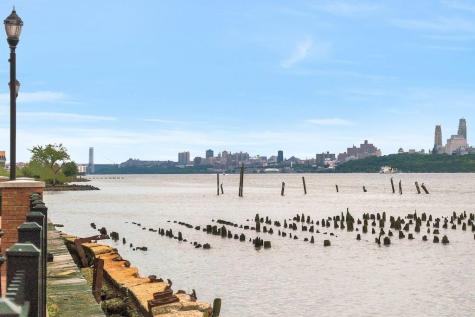 100 Abbie Court Guttenberg NJ 07093