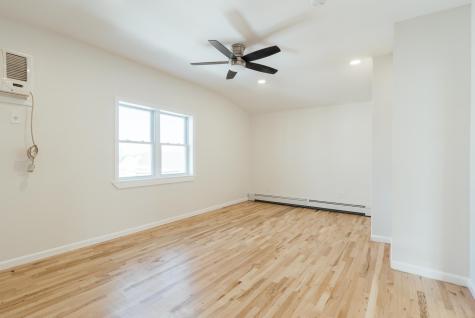 27 West 52nd Street Bayonne NJ 07002