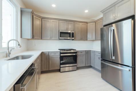 27 West 52nd Street Bayonne NJ 07002
