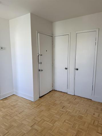 289 Bergen Avenue Jersey City NJ 07305