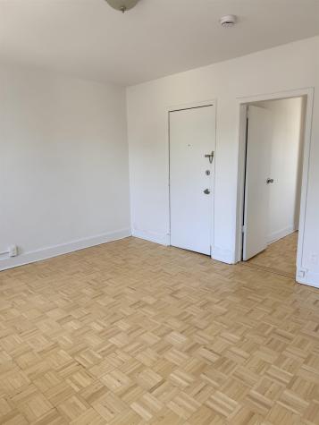 289 Bergen Avenue Jersey City NJ 07305