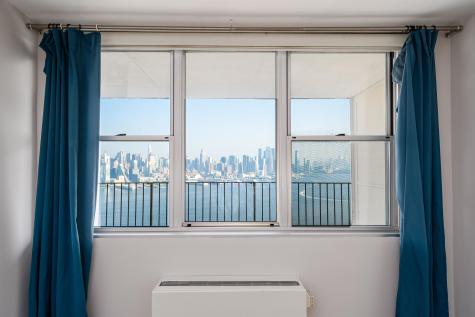 6040 Boulevard East West New York NJ 07093