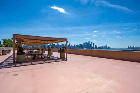 6040 Boulevard East West New York NJ 07093