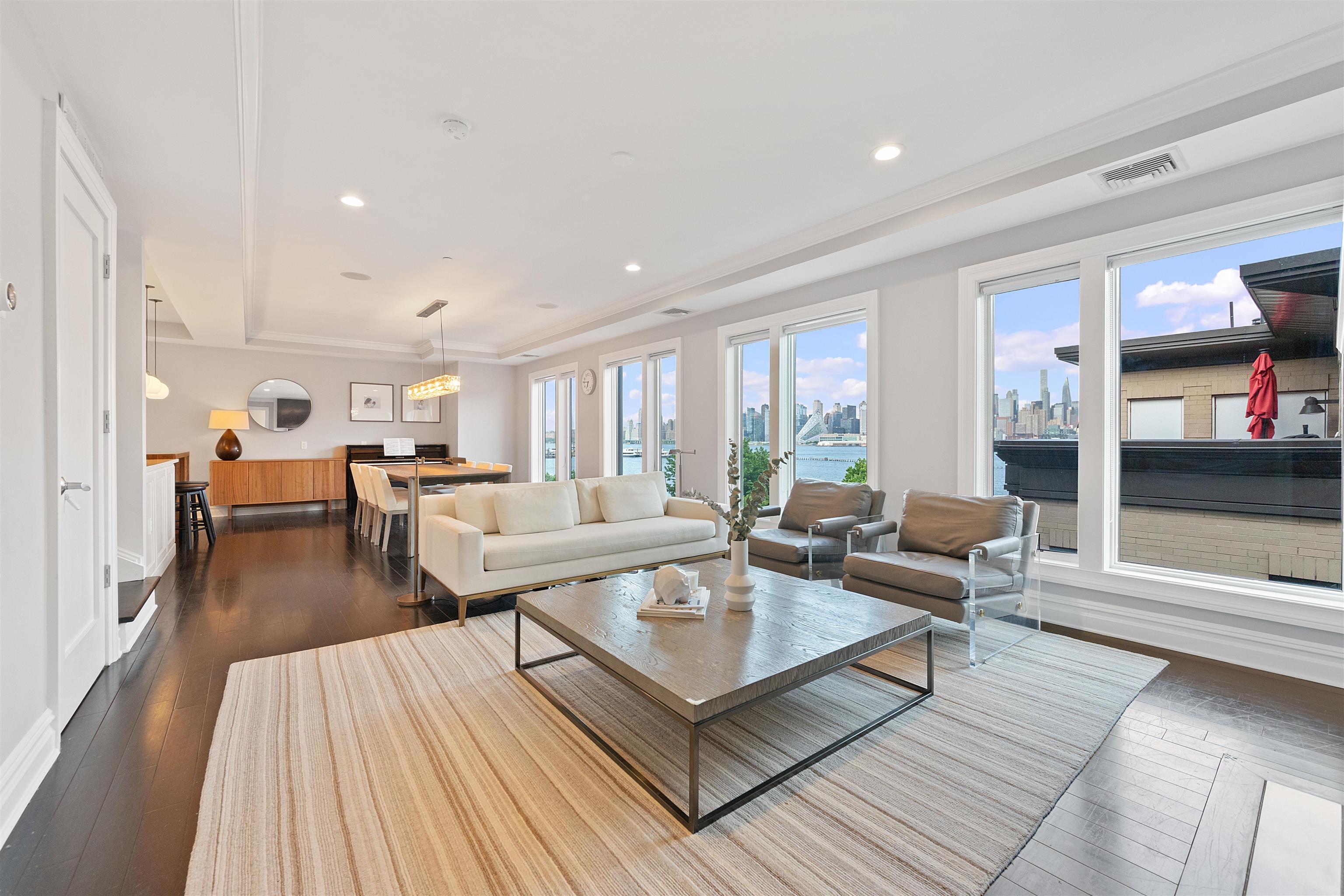 38 Oxford Landing Weehawken NJ 07086