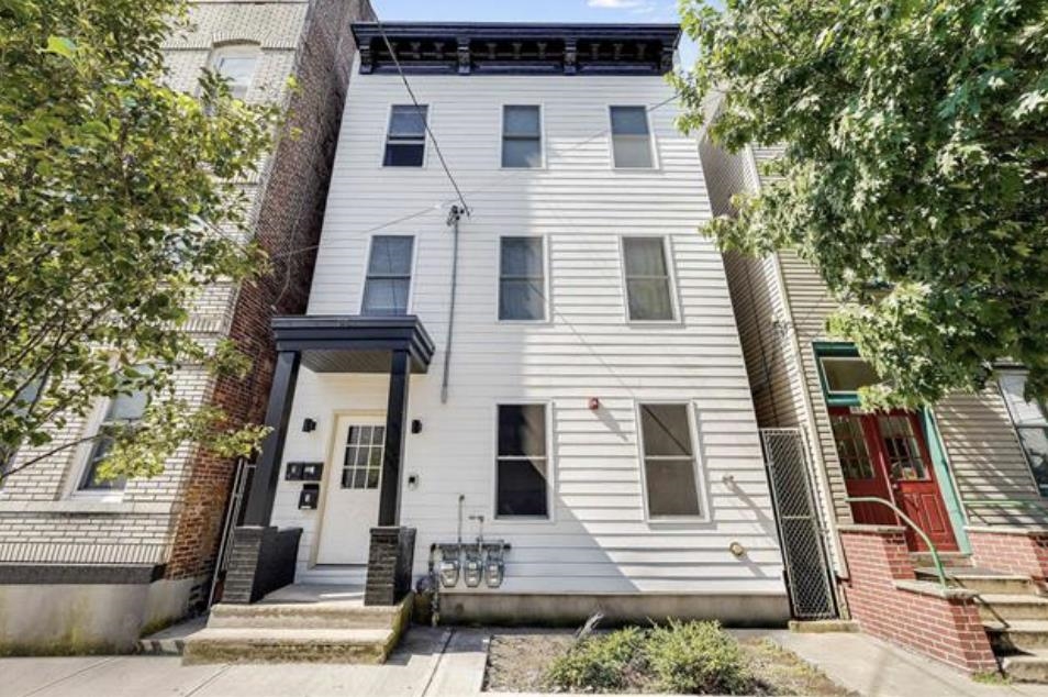 25 St Pauls Avenue Jersey City NJ 07305-1622