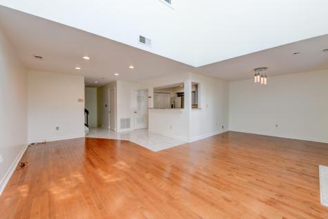 816 Topsail Lane Secaucus NJ 07094