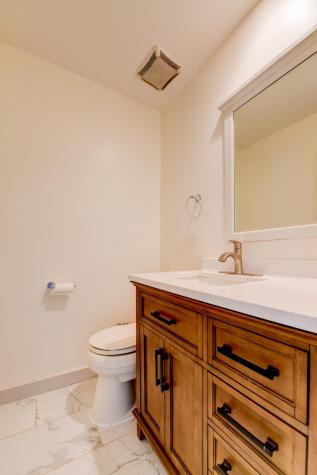 816 Topsail Lane Secaucus NJ 07094