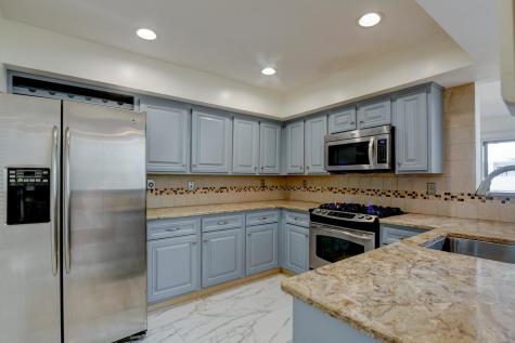 816 Topsail Lane Secaucus NJ 07094