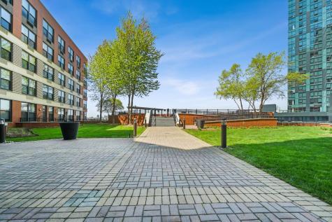 102 Christopher Columbus Drive Jersey City NJ 07302
