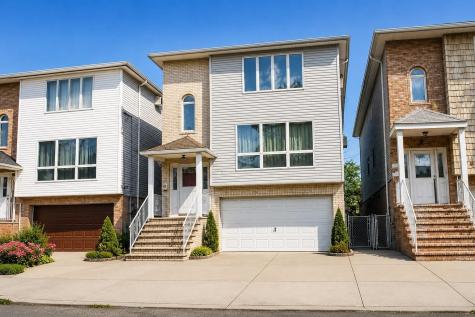 81 Prospect Avenue Bayonne NJ 07002