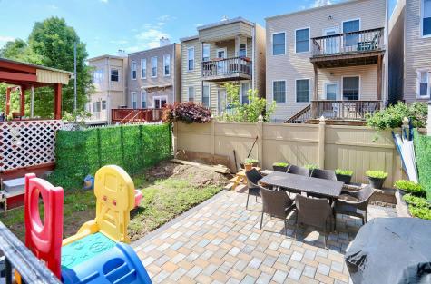 125 Oak Street Weehawken NJ 07086