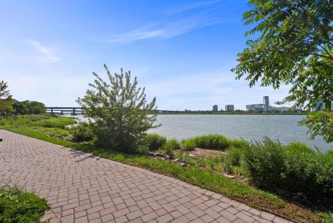 209 Blue Heron Drive Secaucus NJ 07094