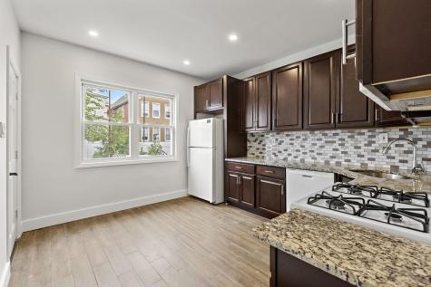 81 Humphrey Avenue Bayonne NJ 07002