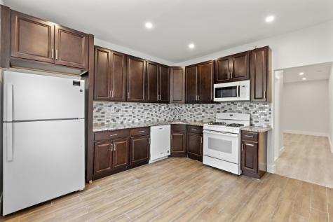 81 Humphrey Avenue Bayonne NJ 07002