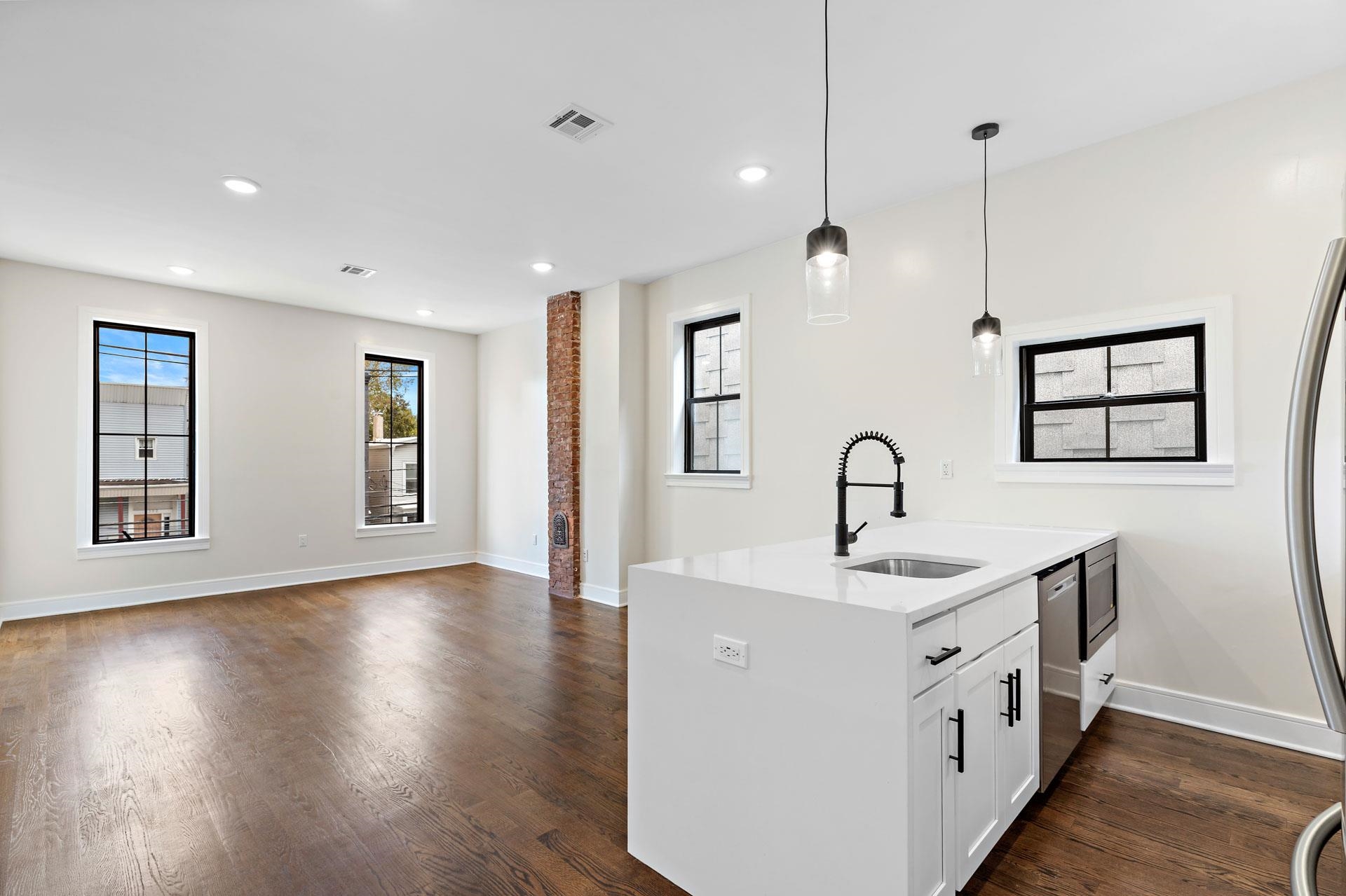 133 Hutton Street Jersey City NJ 07307