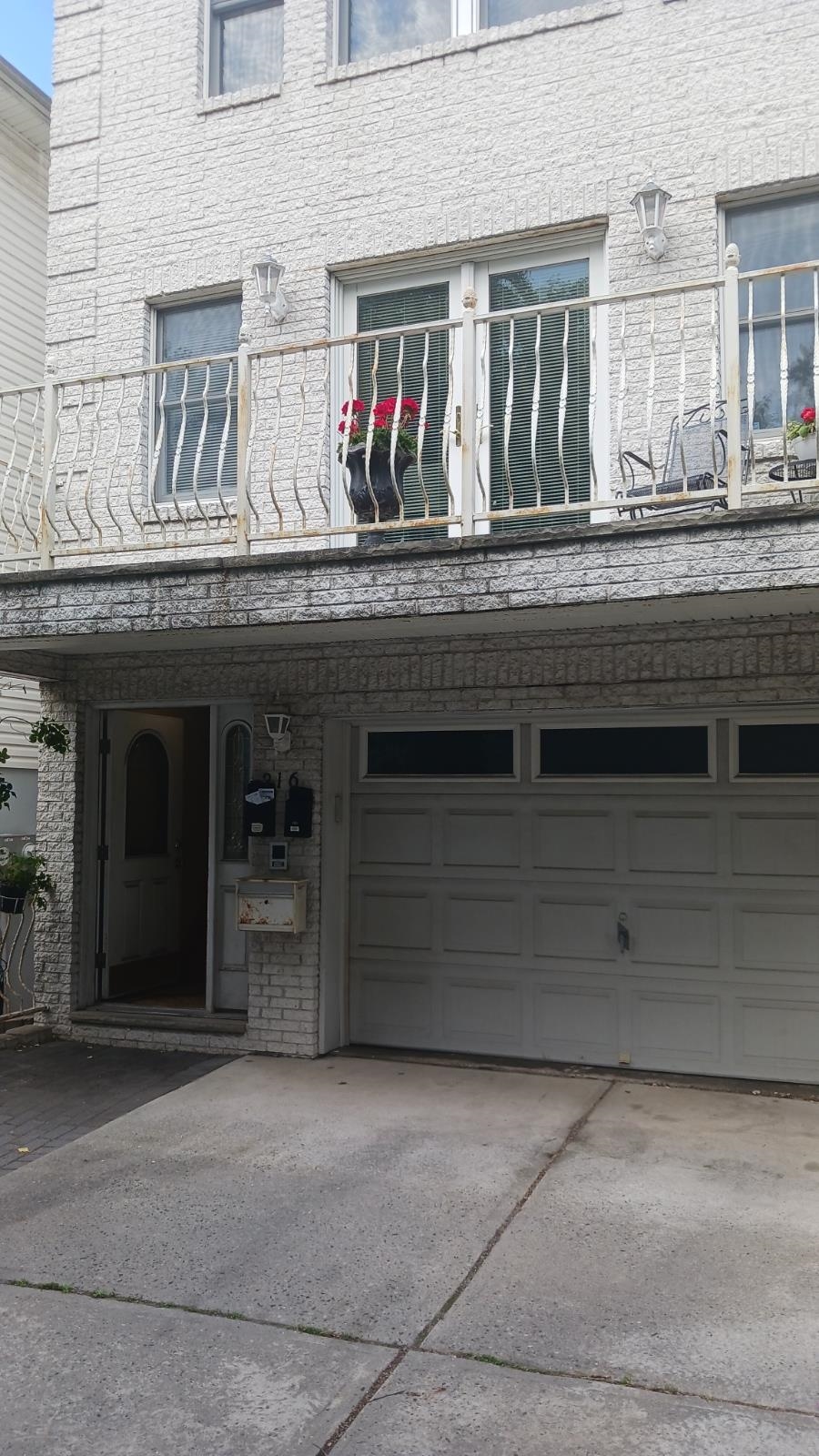 316 Linden Ave Linden Avenue Jersey City NJ 07305-6502
