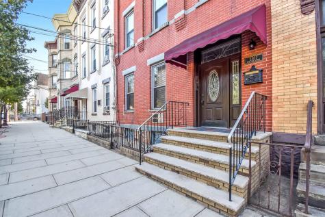 2307 New York Avenue Union City NJ 07087