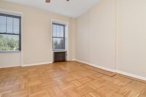 2307 New York Avenue Union City NJ 07087