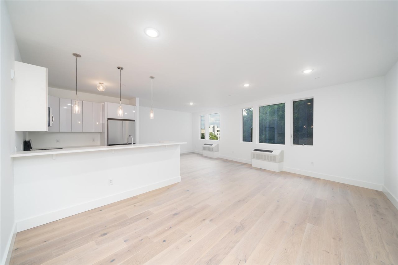 8621 River Road North Bergen NJ 07047