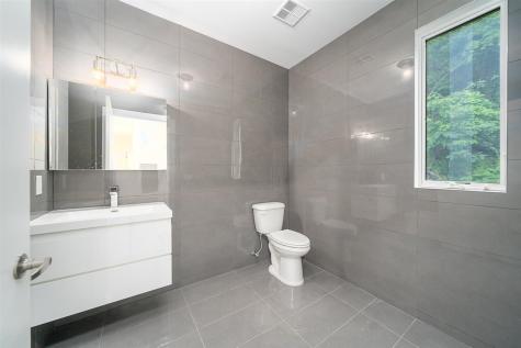 8621 River Road North Bergen NJ 07047