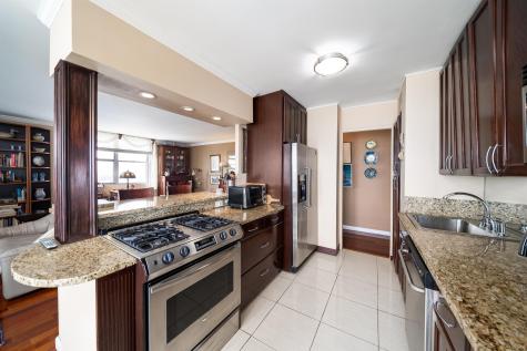 6040 Boulevard East West New York NJ 07093