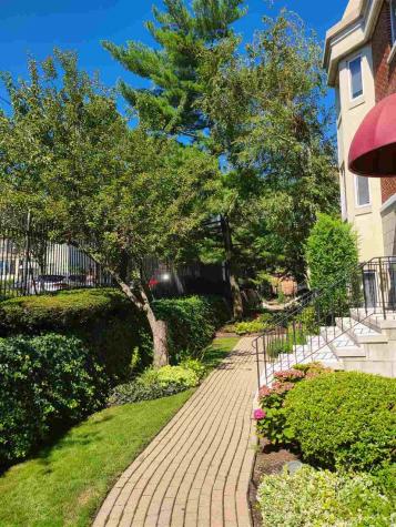 308 St Michaels Walk Union City NJ 07087
