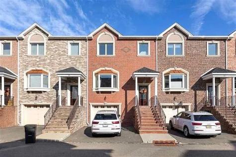 21 Jacobs Landing Way Secaucus NJ 07094