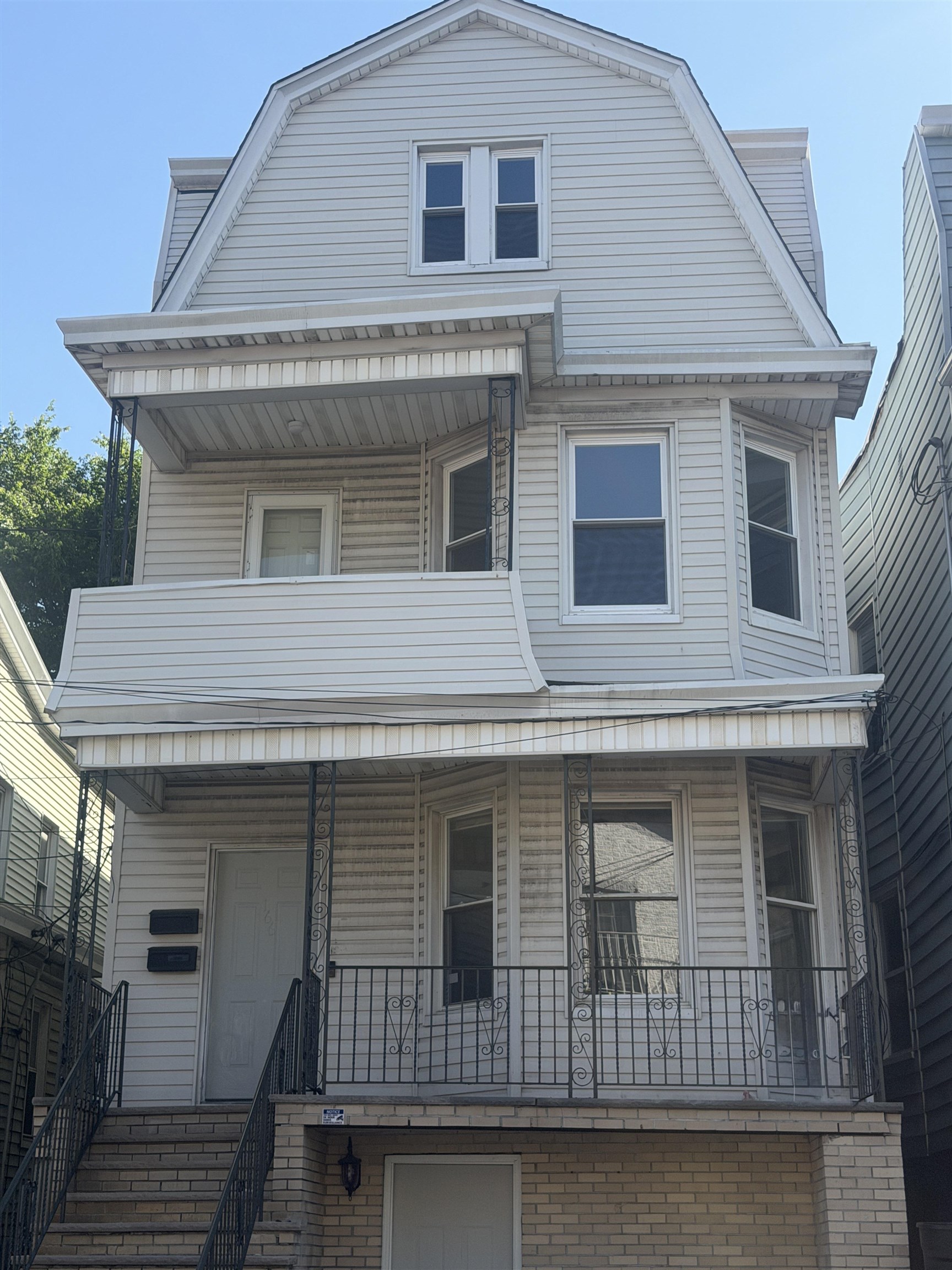 166 Grant Avenue Jersey City NJ 07305