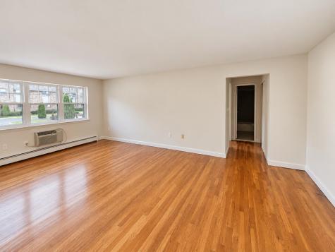 220 Meadow Lane Secaucus NJ 07094