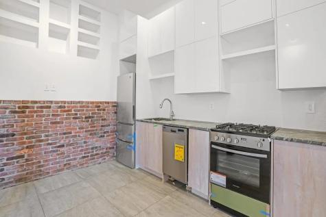 9009 Riverside Place North Bergen NJ 07047