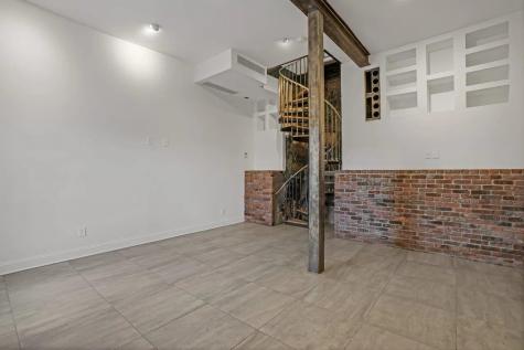 9009 Riverside Place North Bergen NJ 07047