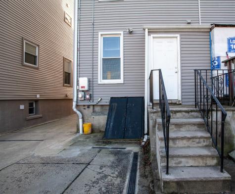 18 Howard Place Jersey City NJ 07306-3308