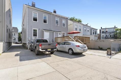 18 Howard Place Jersey City NJ 07306-3308