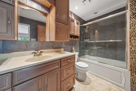 212 Westchester Court Union Twp NJ 07083