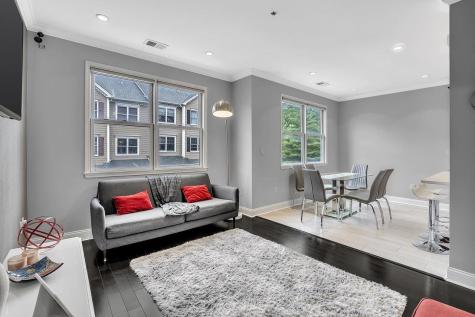 274 Roslyn Court West New York NJ 07093