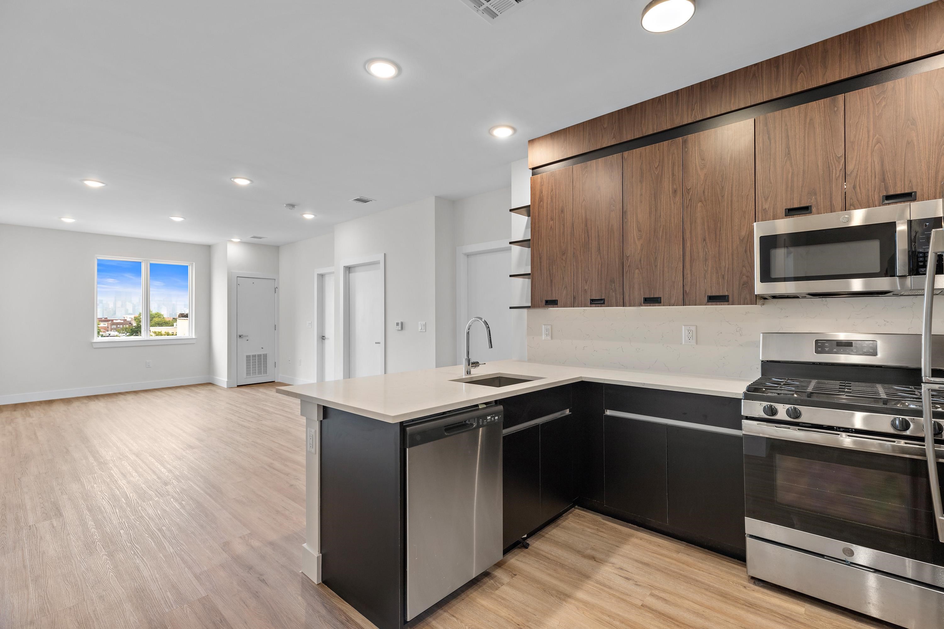 533 61st Street West New York NJ 07093