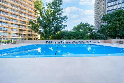 6040 Boulevard East West New York NJ 07093